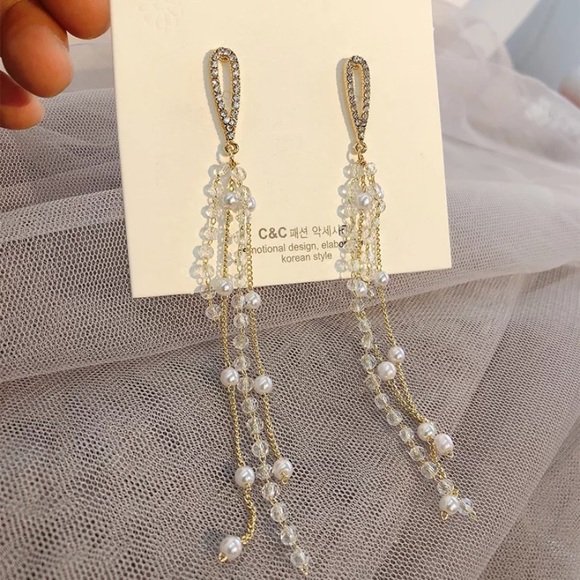 NEW Gorgeous Gold Simulated Crystal Earrings - Picture 2 of 5